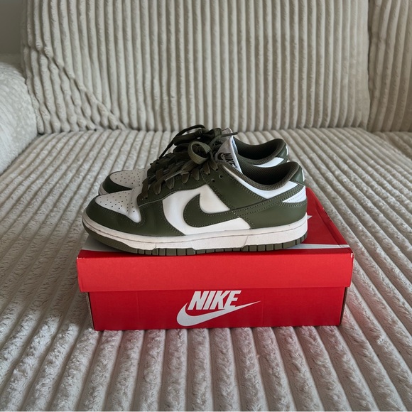 Nike Dunk Low Medium Olive (W) - Picture 5 of 9